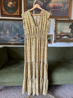 Max Studio Yellow Floral Maxi Dress with V-Neck & Smocked Waist